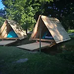 Parque de Campismo Kamp Na Otoku - Ob Savinji *