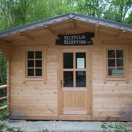 Kemp Kamp Na Otoku - Ob Savinji *